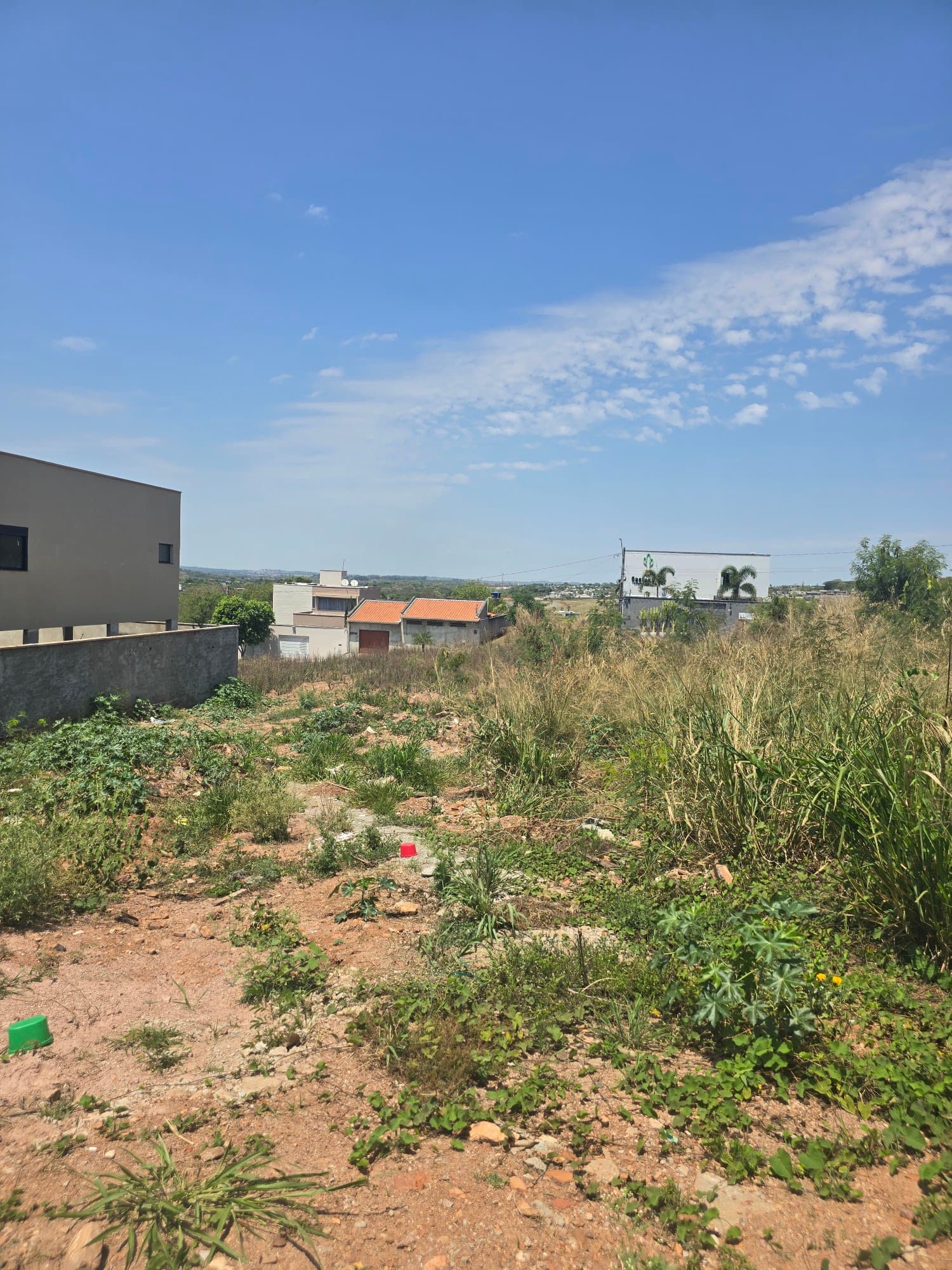 4 LOTES ARUANA PARQUE 300/428M2